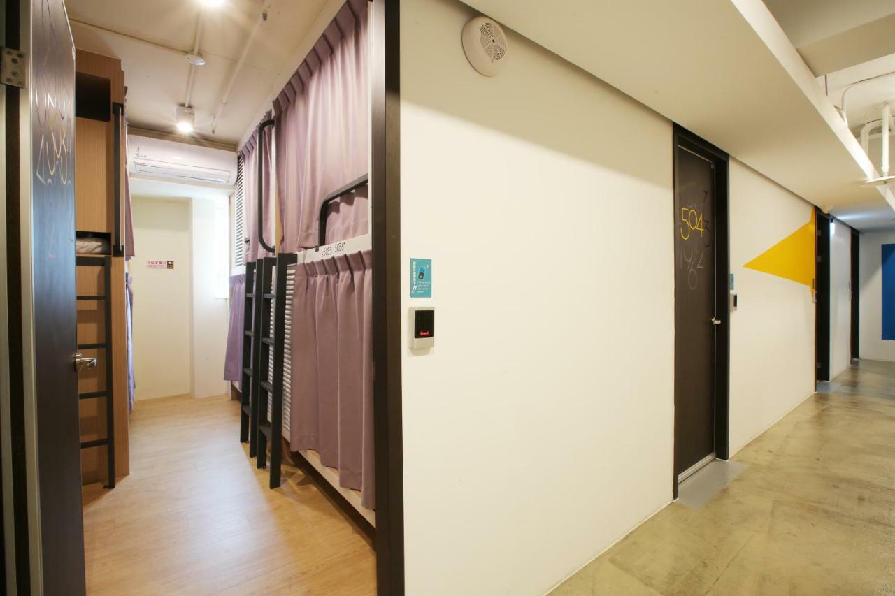 Loosha Hostel Taichung Esterno foto