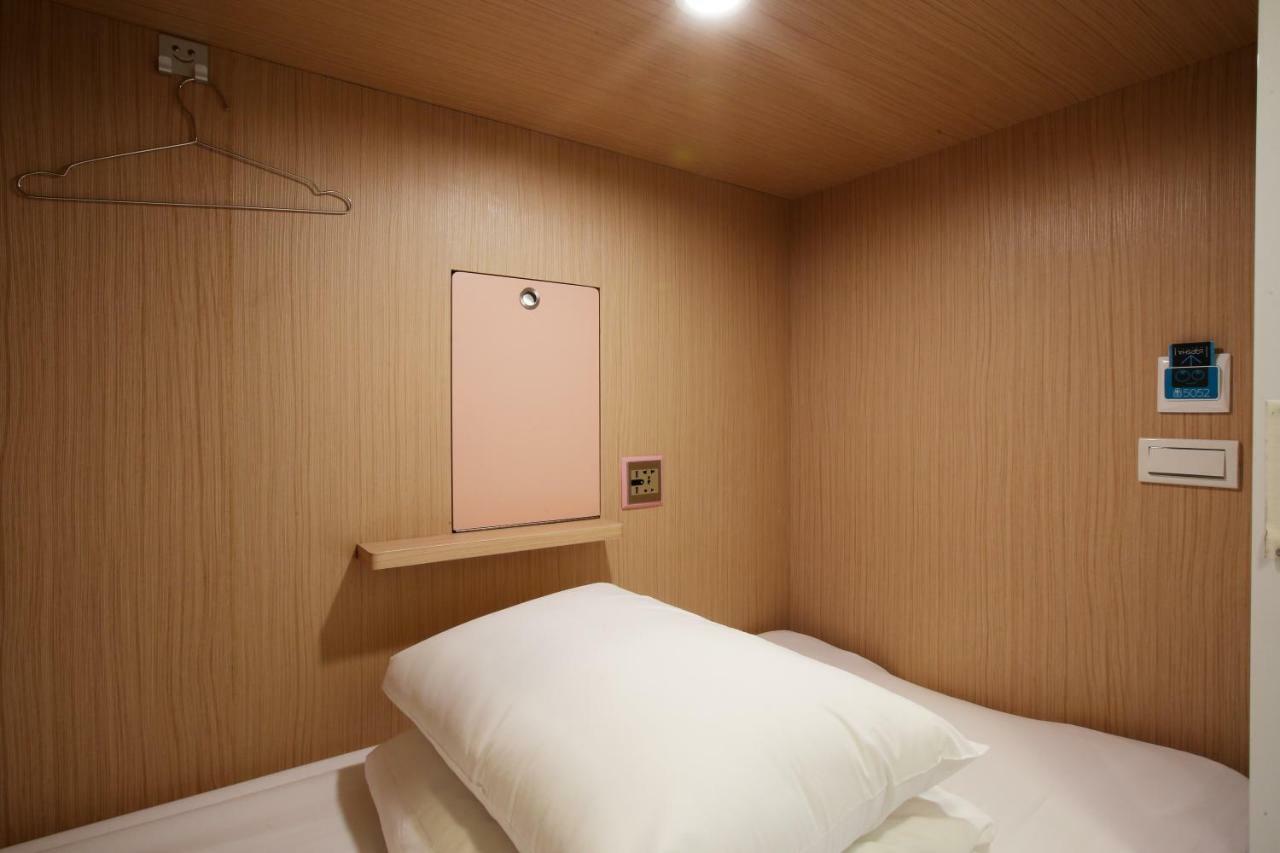 Loosha Hostel Taichung Esterno foto