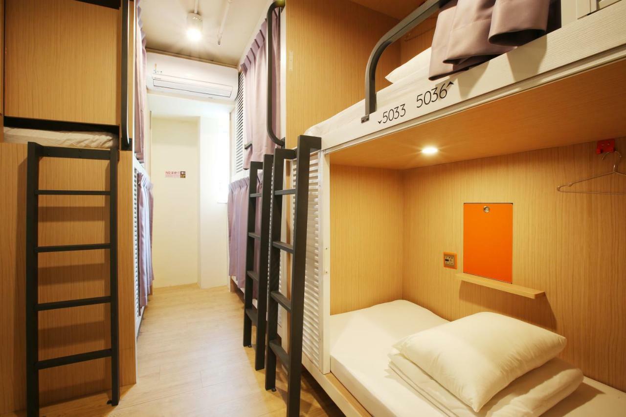 Loosha Hostel Taichung Esterno foto