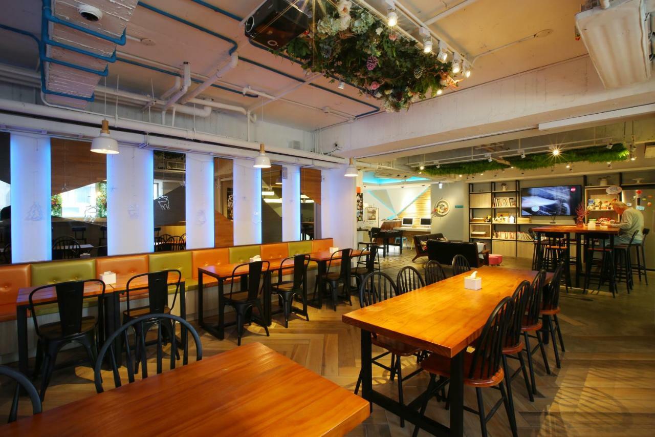 Loosha Hostel Taichung Esterno foto
