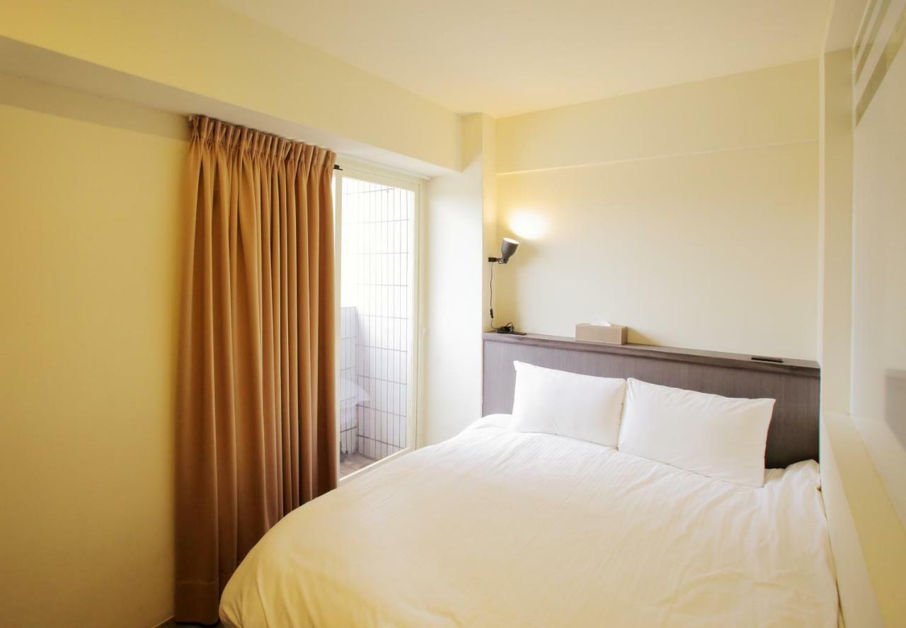Loosha Hostel Taichung Esterno foto