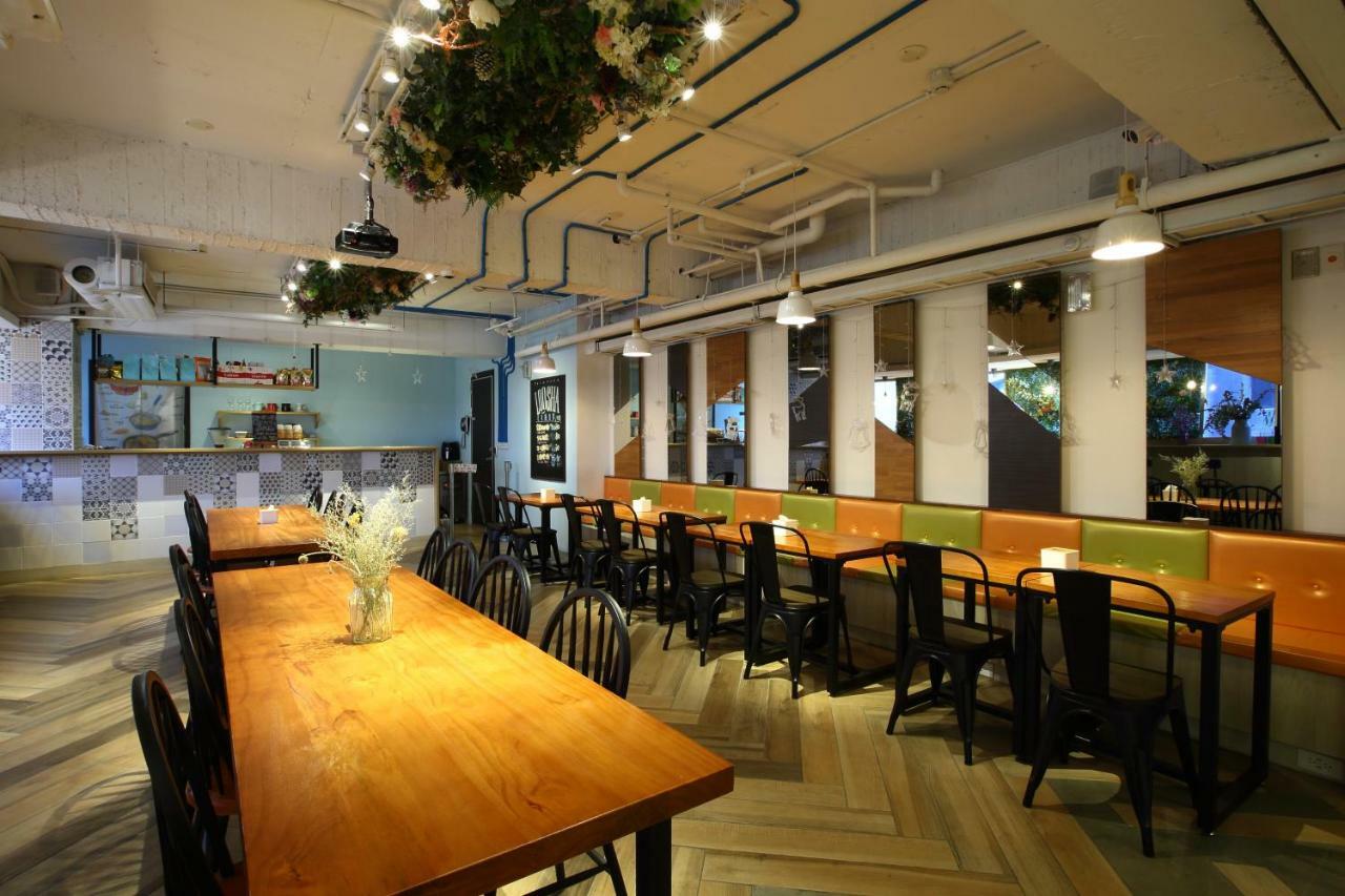 Loosha Hostel Taichung Esterno foto