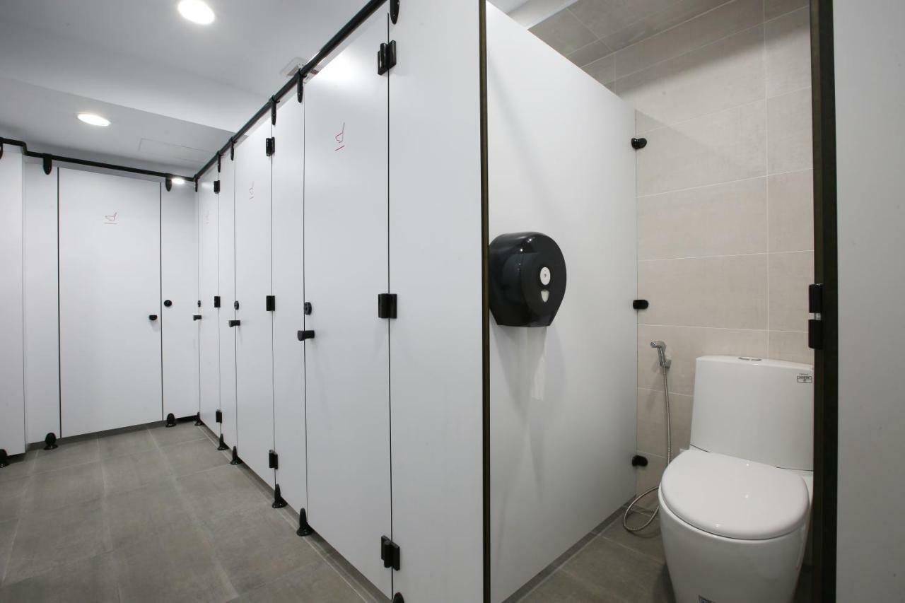 Loosha Hostel Taichung Esterno foto