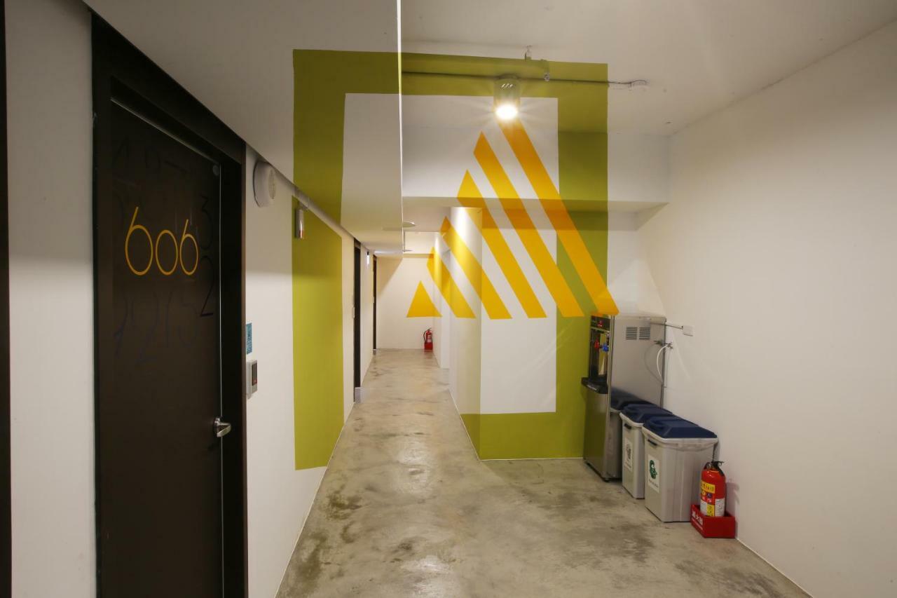 Loosha Hostel Taichung Esterno foto